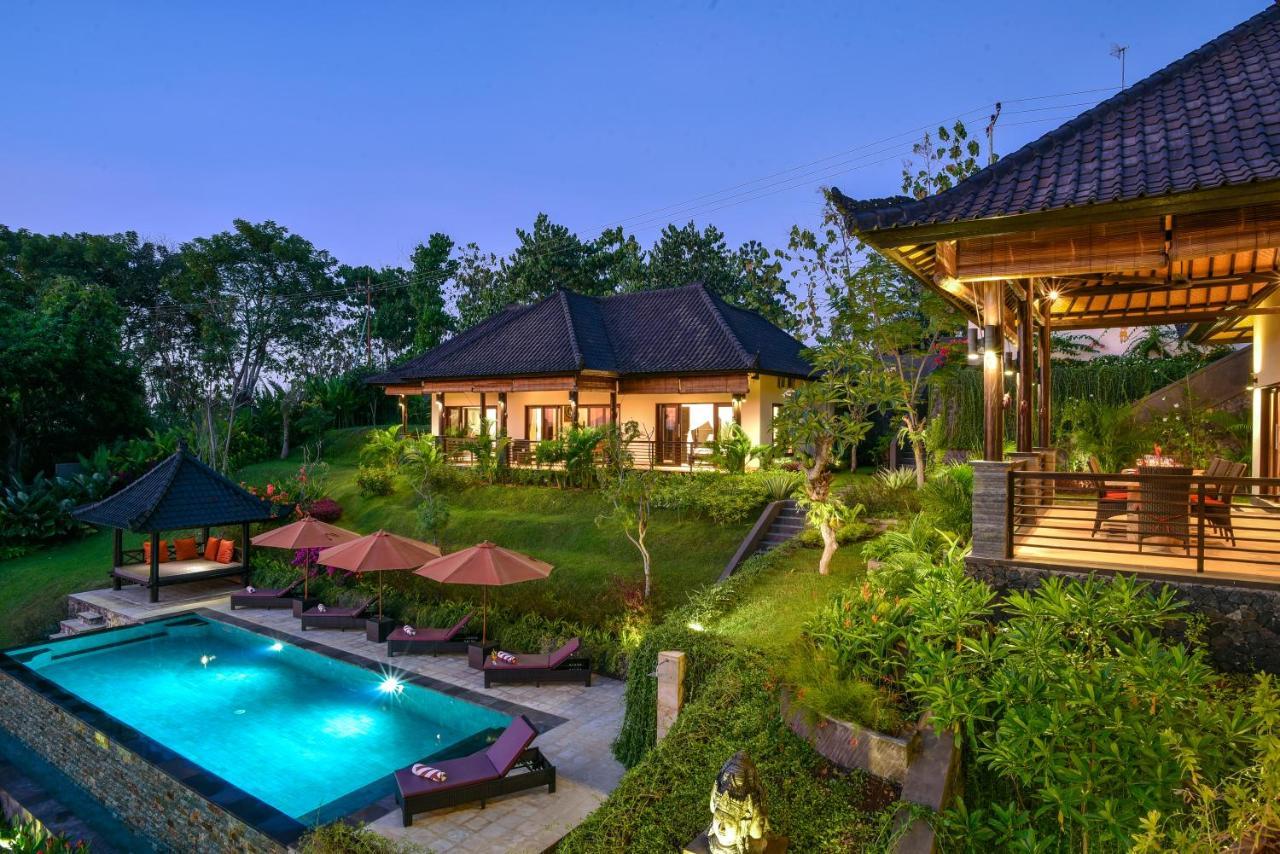 Villa Cahaya Perfectly Formed By The Natural Surrounding And Balinese Hospitality Ловіна Екстер'єр фото