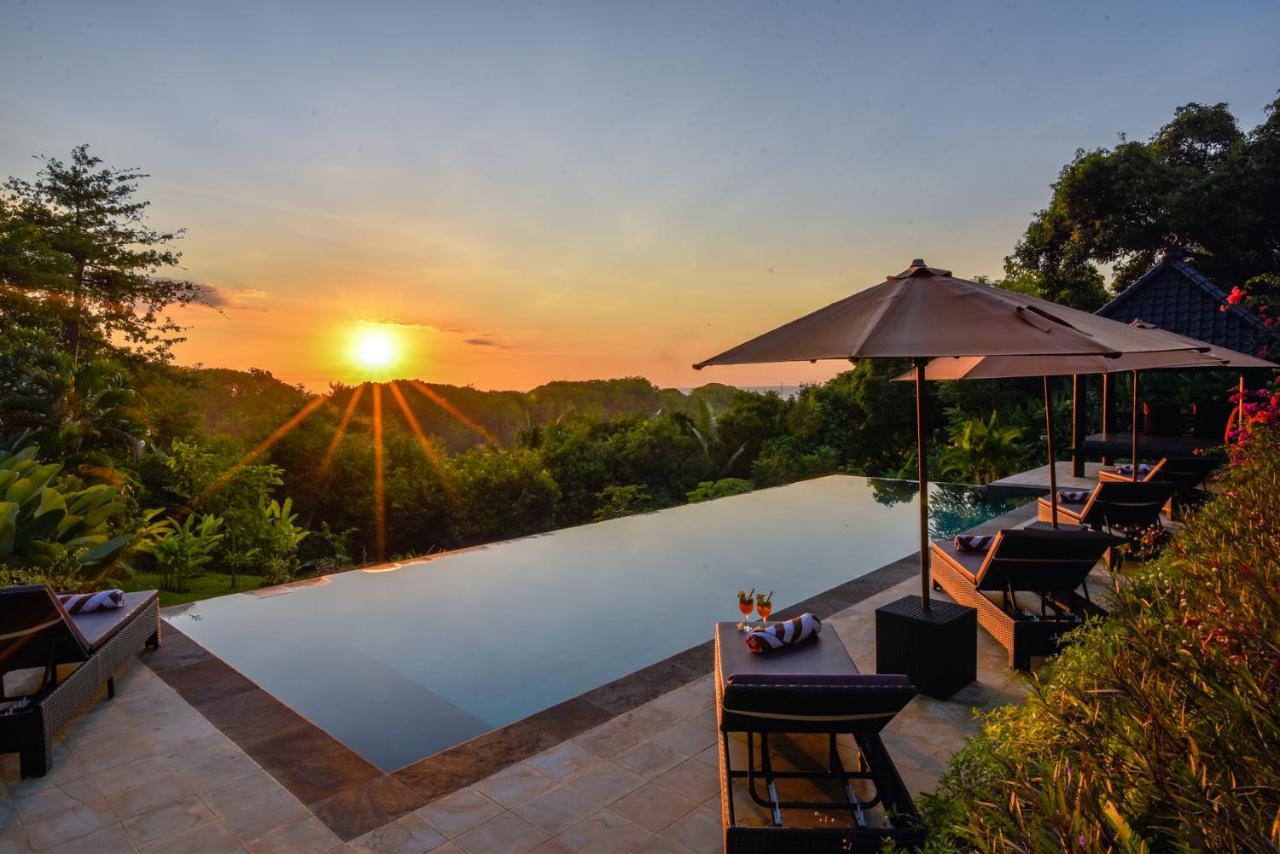 Villa Cahaya Perfectly Formed By The Natural Surrounding And Balinese Hospitality Ловіна Екстер'єр фото
