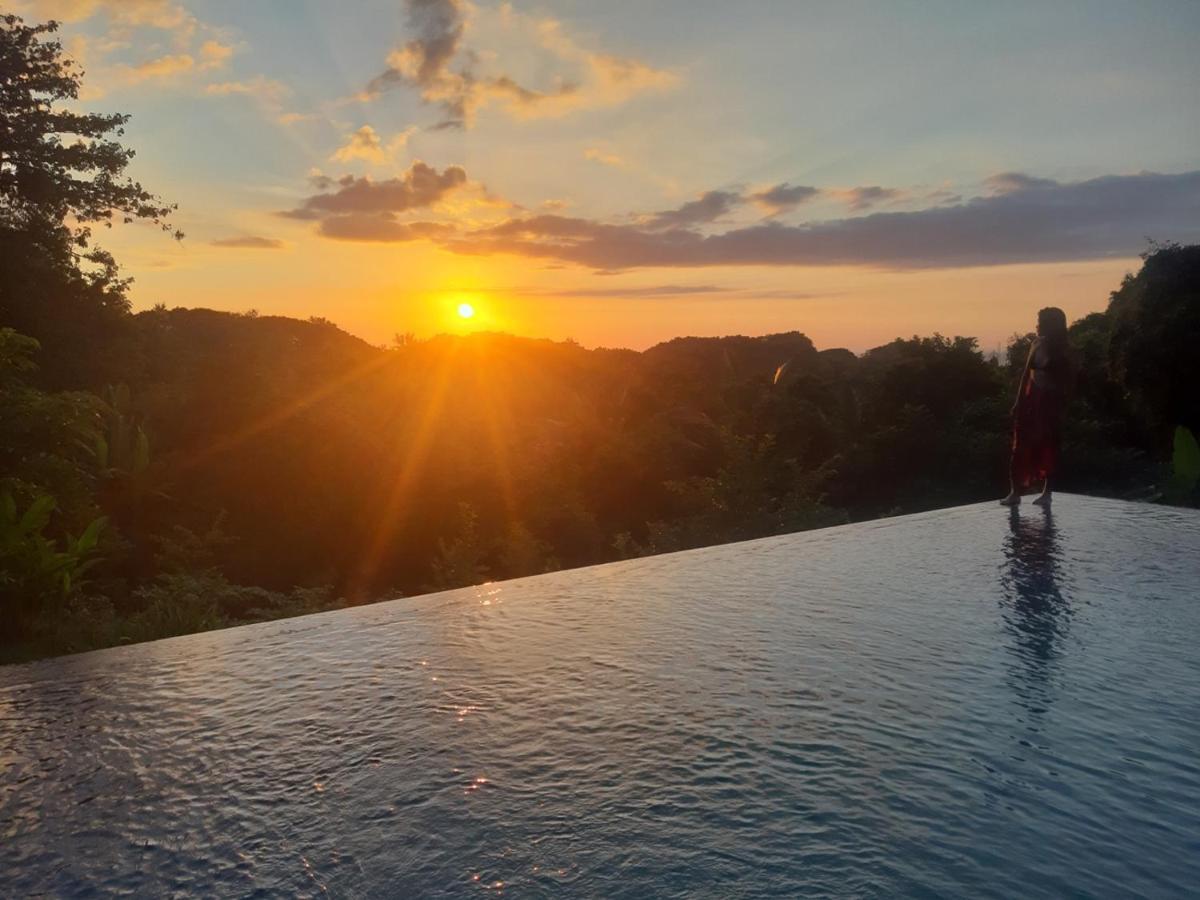 Villa Cahaya Perfectly Formed By The Natural Surrounding And Balinese Hospitality Ловіна Екстер'єр фото