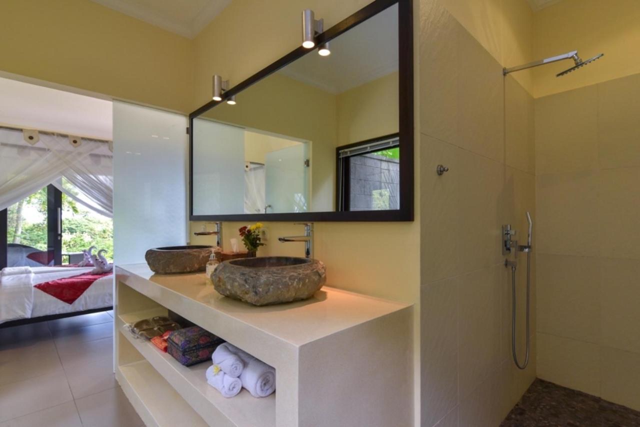 Villa Cahaya Perfectly Formed By The Natural Surrounding And Balinese Hospitality Ловіна Екстер'єр фото