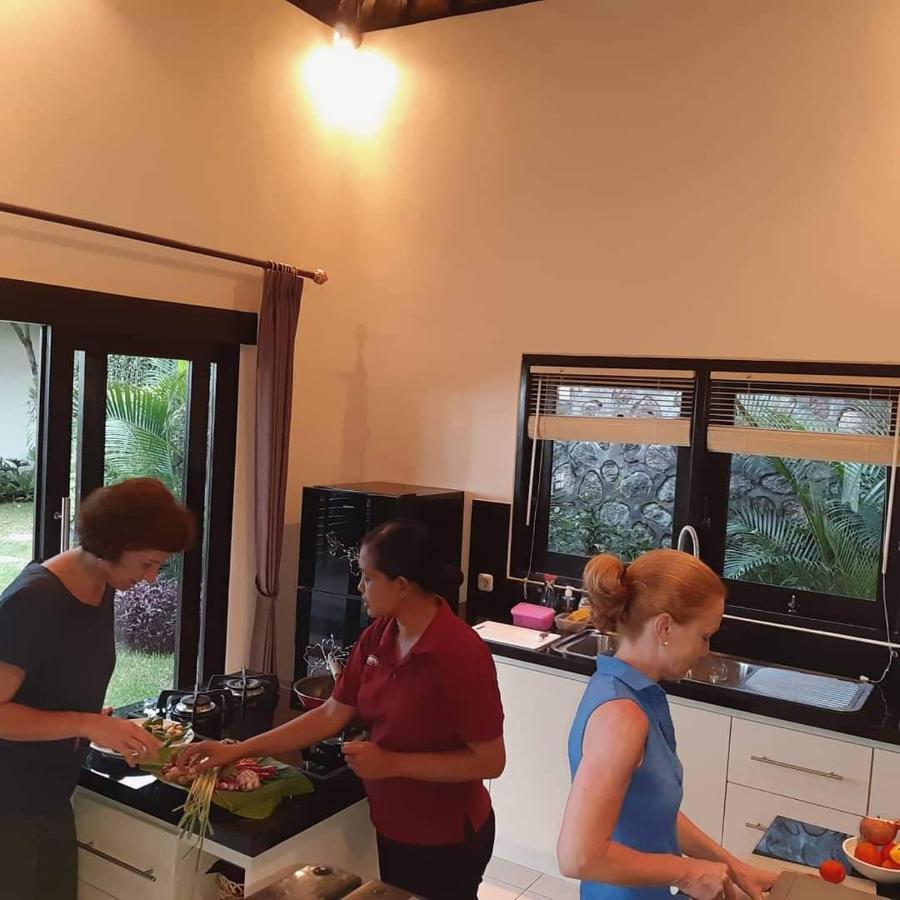 Villa Cahaya Perfectly Formed By The Natural Surrounding And Balinese Hospitality Ловіна Екстер'єр фото