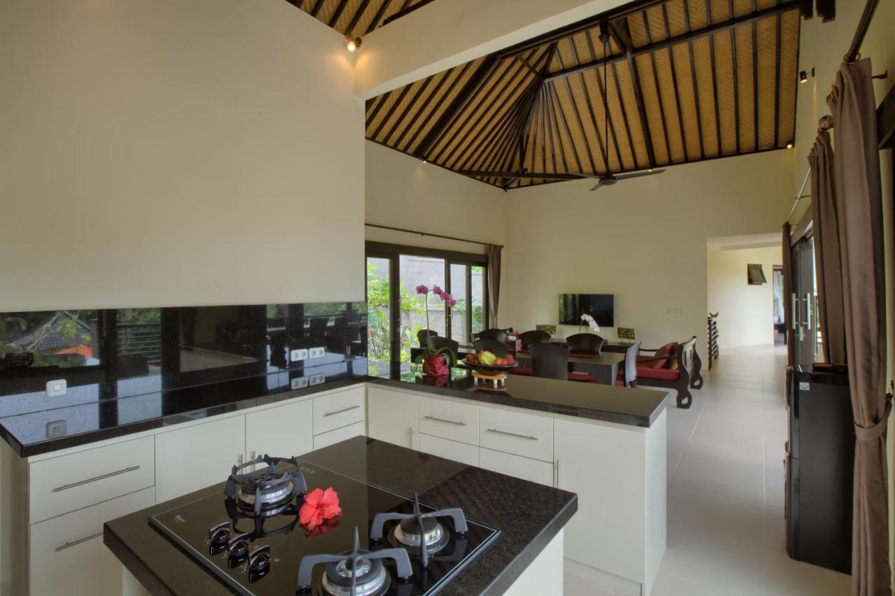 Villa Cahaya Perfectly Formed By The Natural Surrounding And Balinese Hospitality Ловіна Екстер'єр фото
