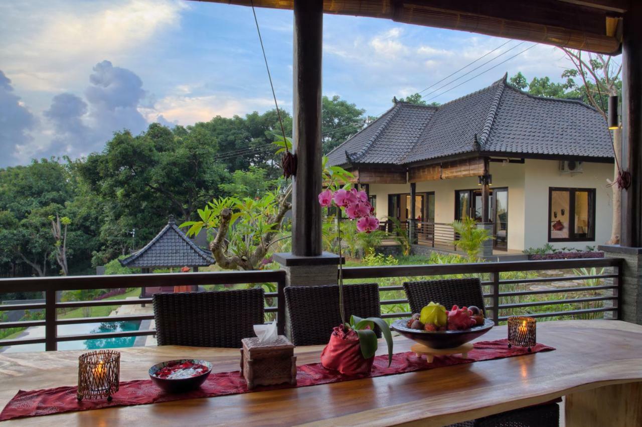 Villa Cahaya Perfectly Formed By The Natural Surrounding And Balinese Hospitality Ловіна Екстер'єр фото