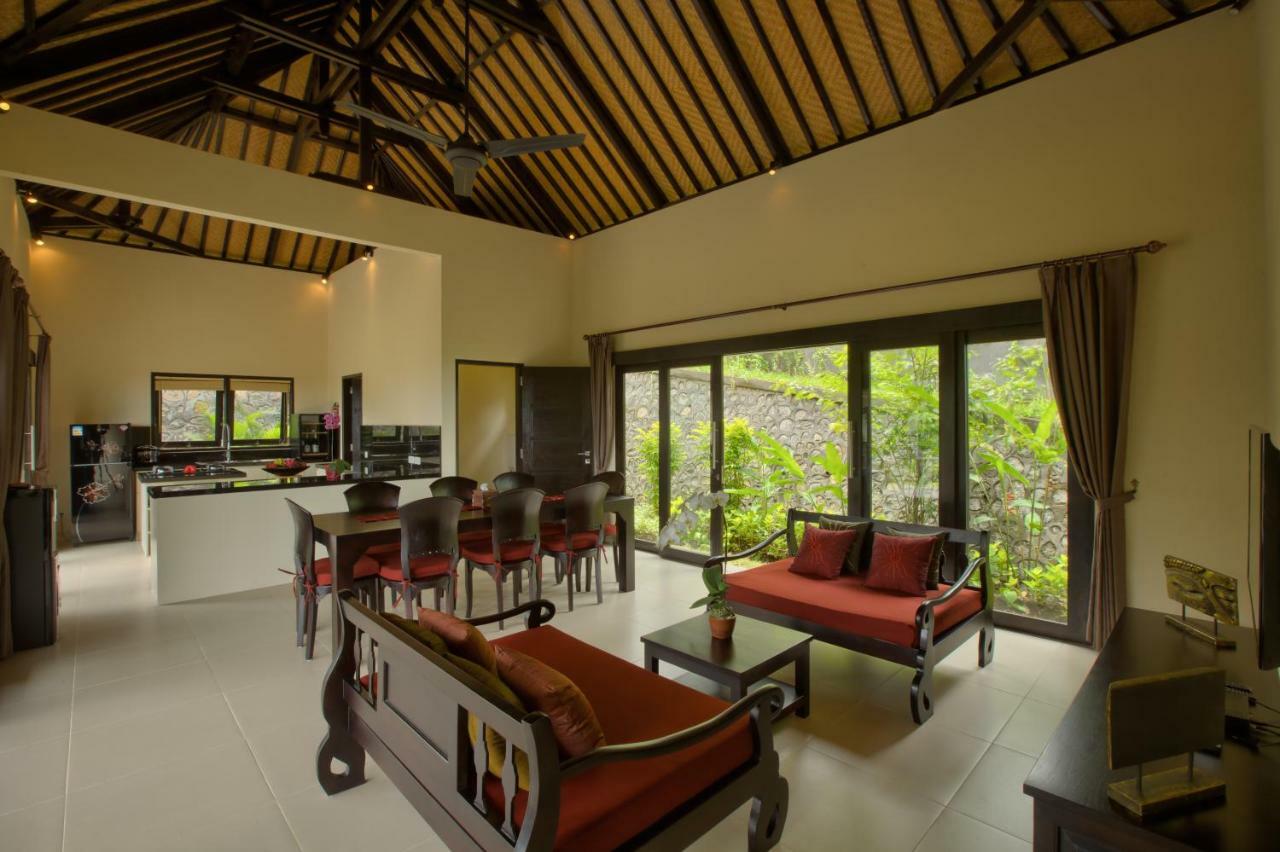 Villa Cahaya Perfectly Formed By The Natural Surrounding And Balinese Hospitality Ловіна Екстер'єр фото