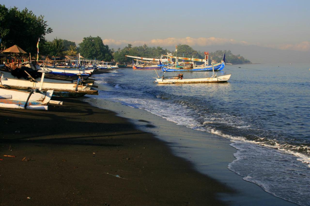 Villa Cahaya Perfectly Formed By The Natural Surrounding And Balinese Hospitality Ловіна Екстер'єр фото